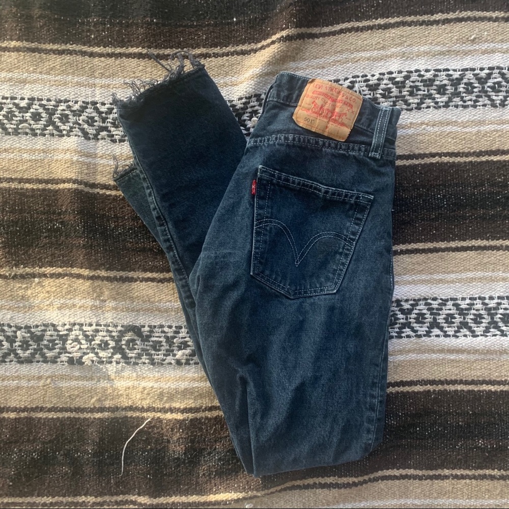 Dark blue button fly vintage Levi’s